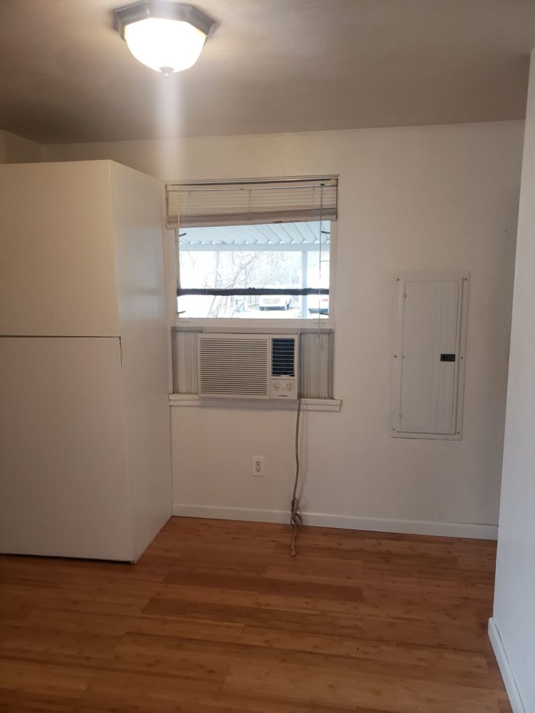 722 white pl 005