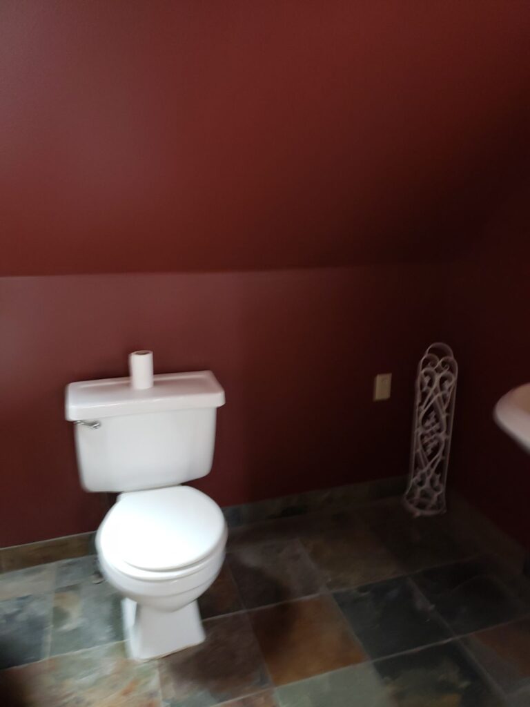 915 e 6th 002
