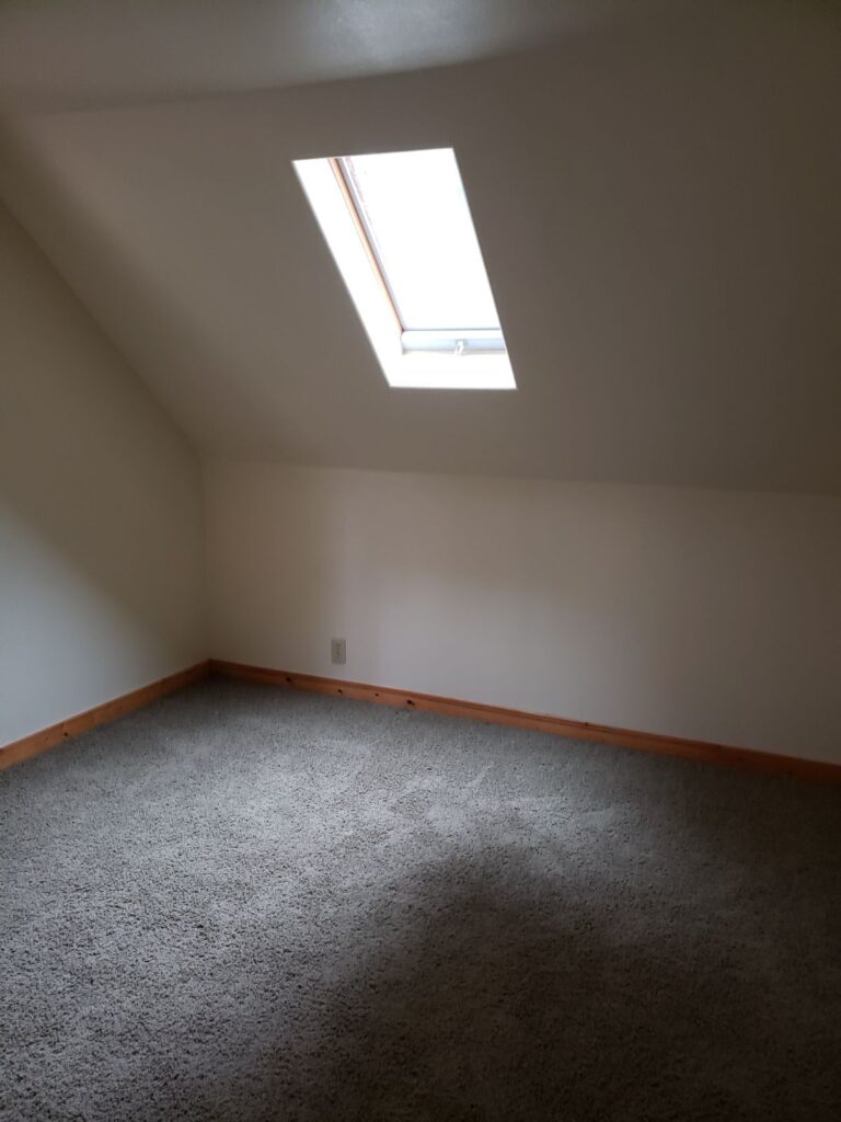 915 e 6th 003