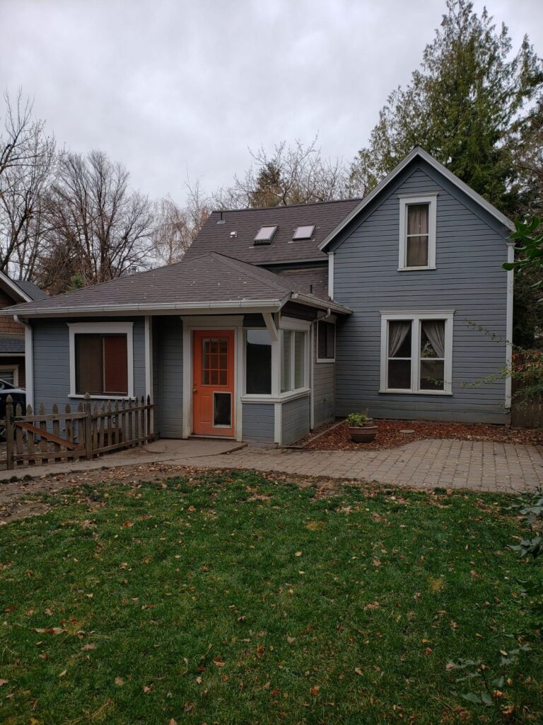 915 e 6th 018
