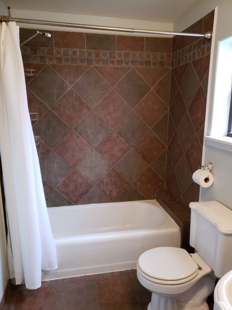 915 e 6th 022