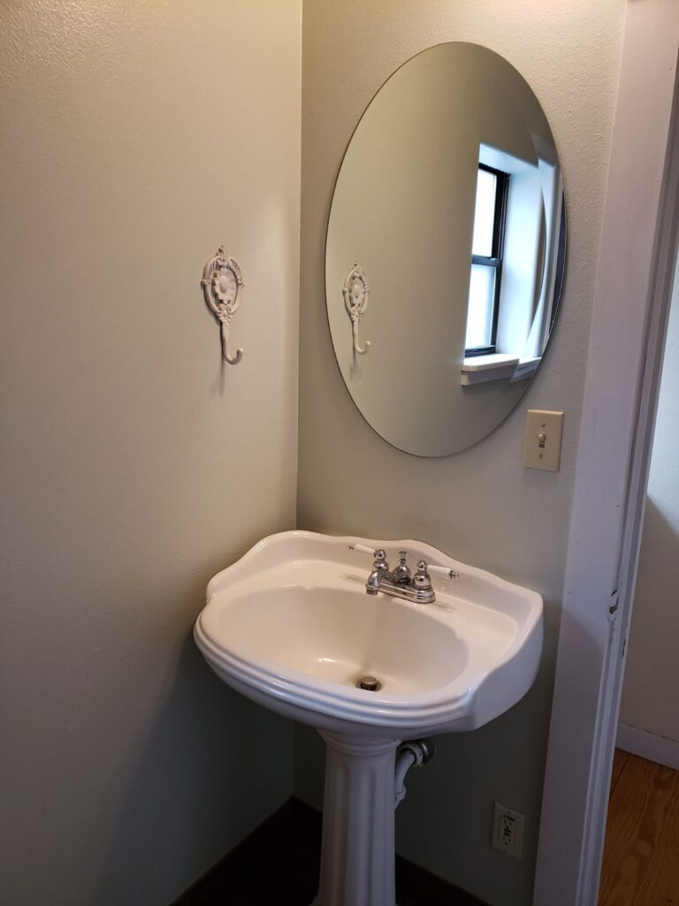915 e 6th 023