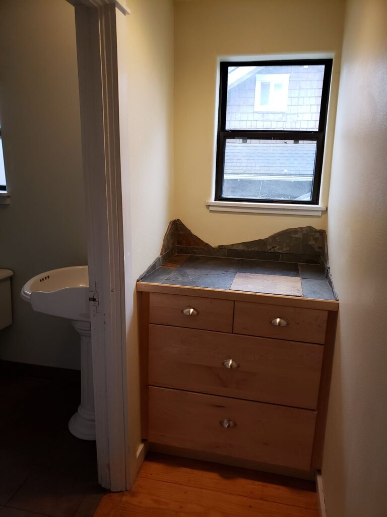 915 e 6th 024