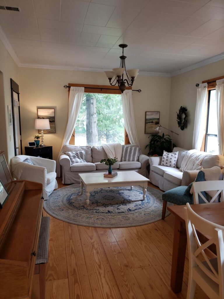 915 e 6th 028