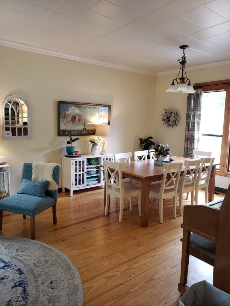 915 e 6th 029