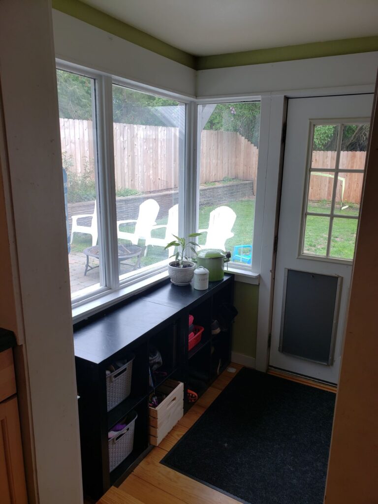 915 e 6th 034