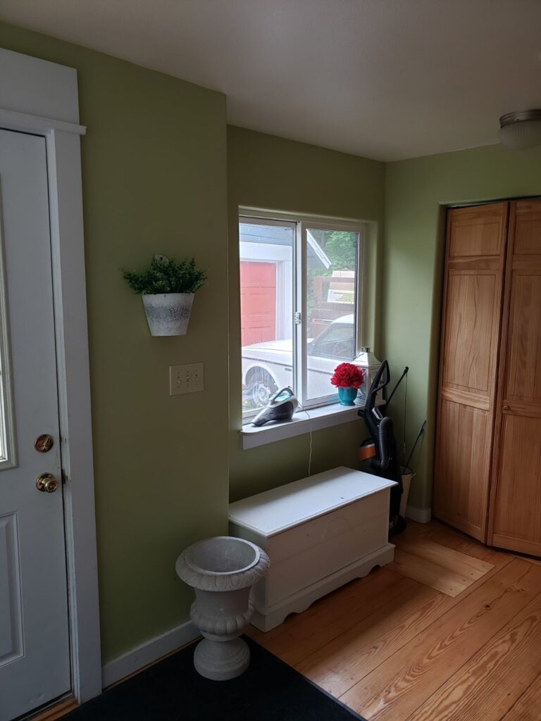 915 e 6th 035