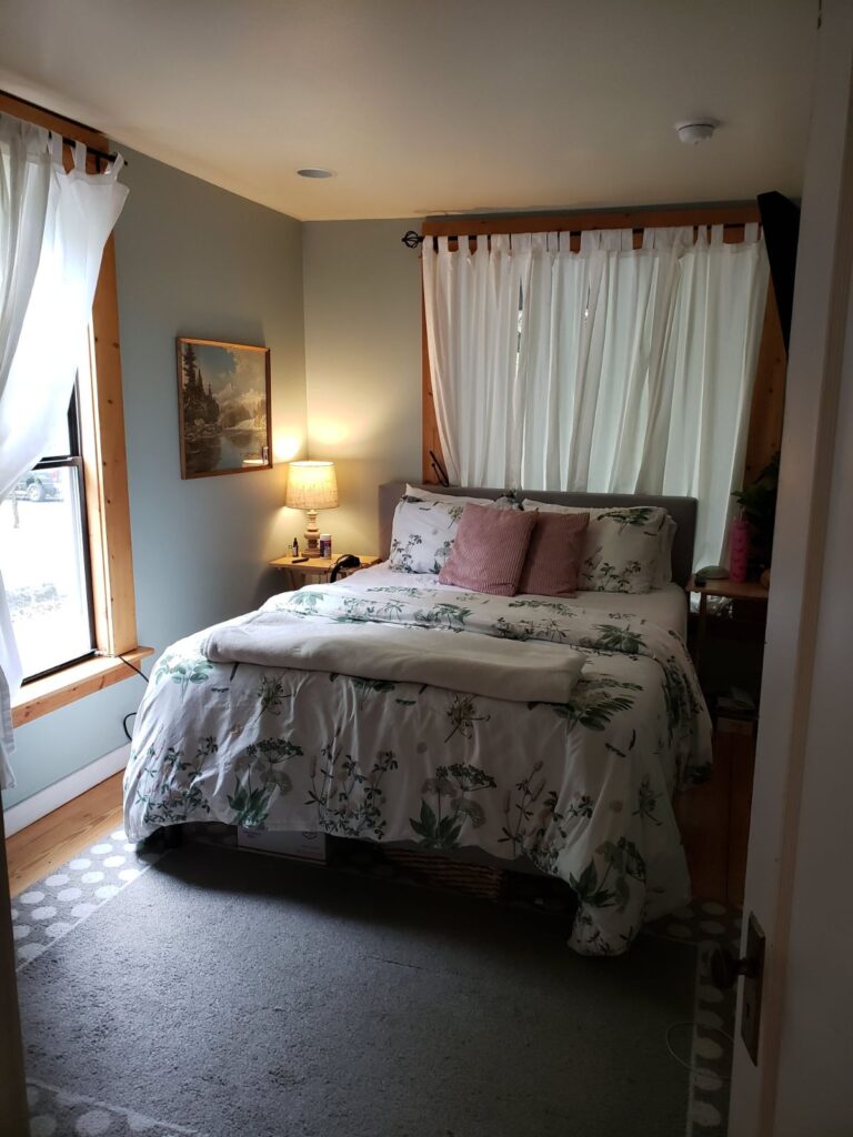 915 e 6th 037