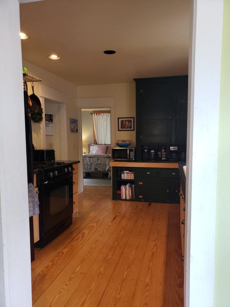 915 e 6th 040