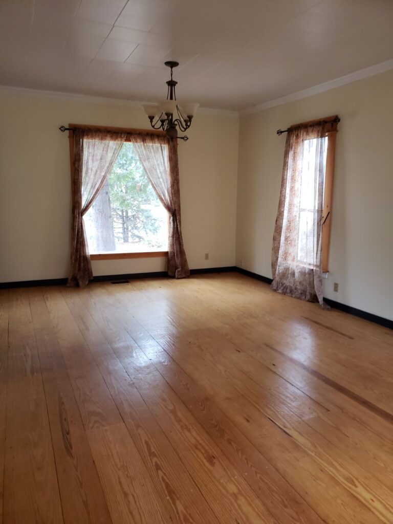915 e 6th 055