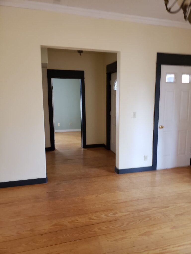 915 e 6th 056