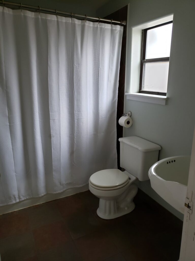 915 e 6th 061