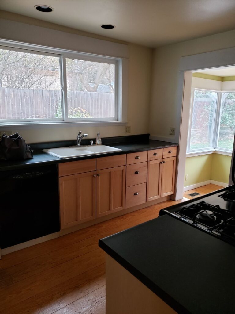 915 e 6th 062