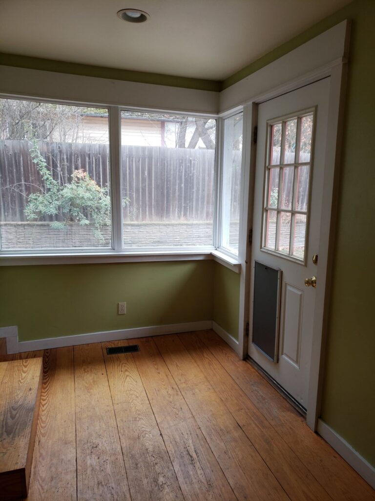 915 e 6th 066