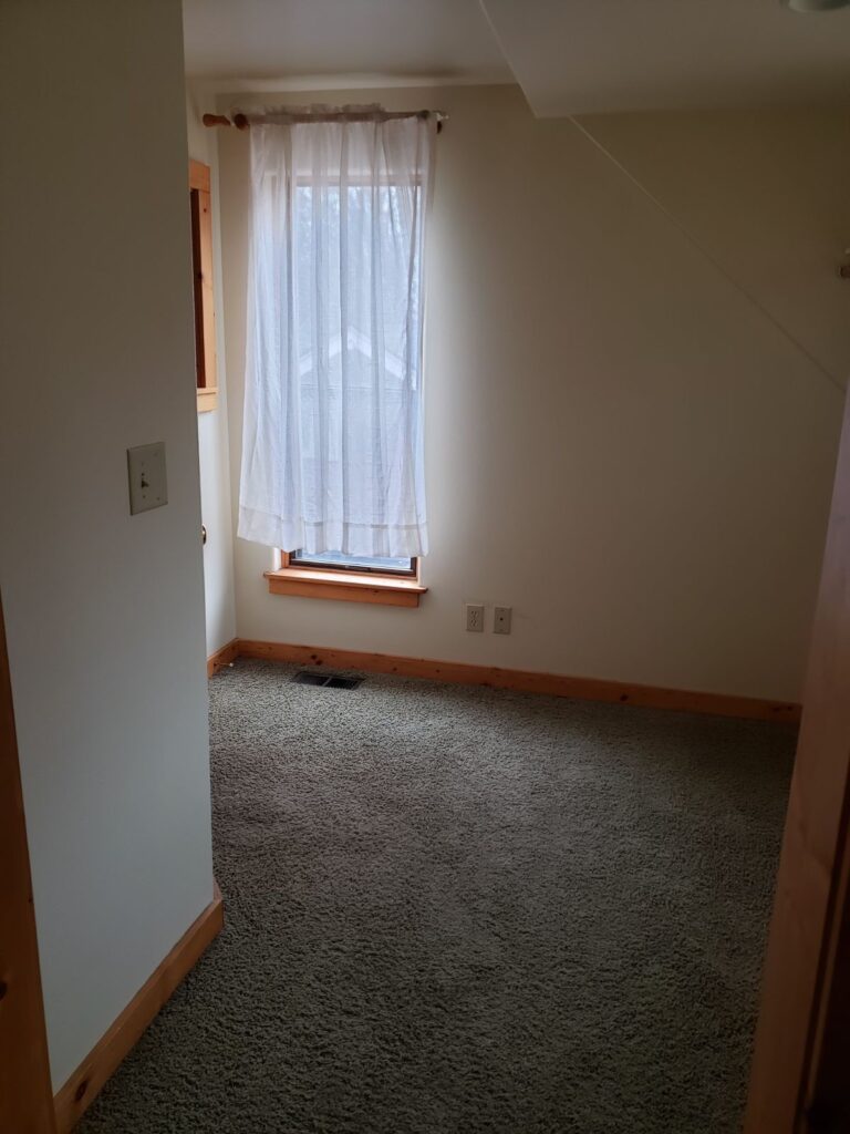 915 e 6th 068