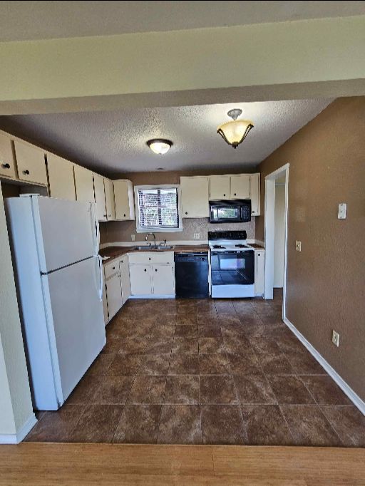 605 indian hills 16 061