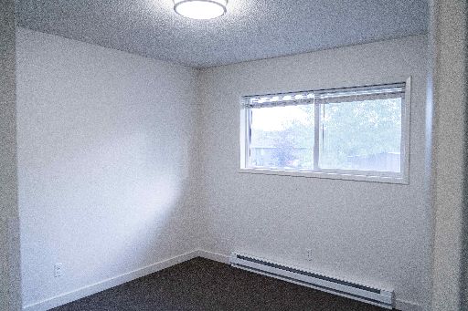1223 e 5th 009