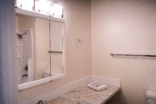 1223 e 5th 010