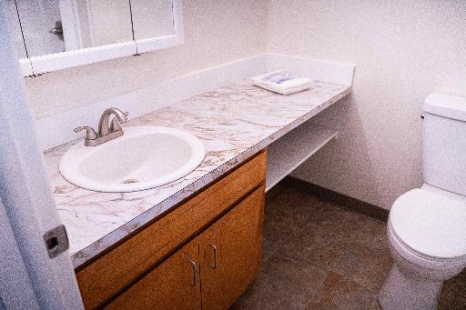 1223 e 5th 011
