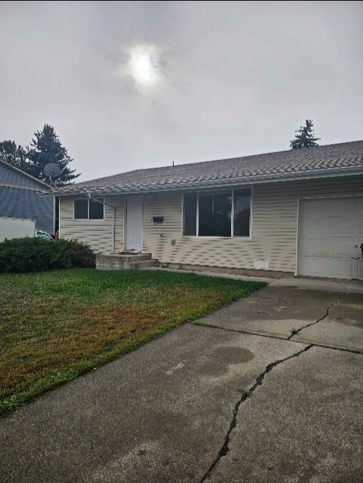1223 east 5th 041