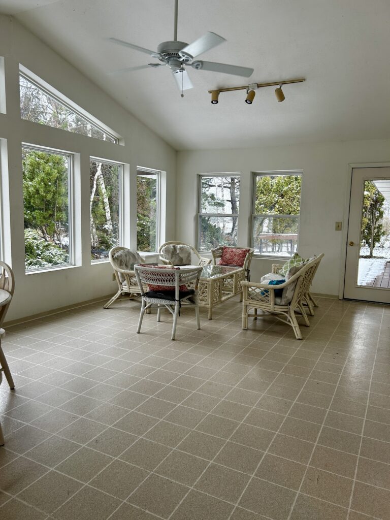 4945 Sunroom 300SF